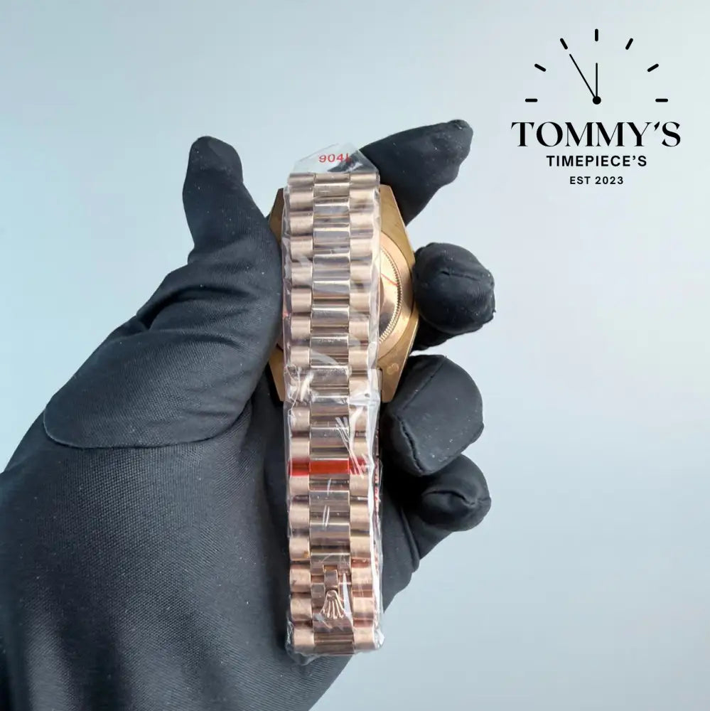 AAA+ Day Date (228235) 40mm Sundust Stripe Motif Dial-Presidential Bracelet (Fluted Bezel)