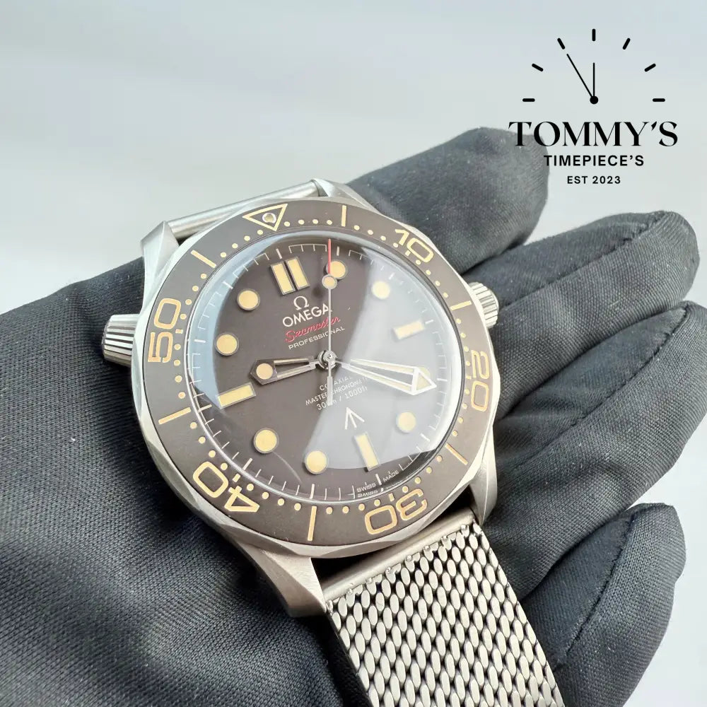 Superclone 007 Seamaster Diver 300M With An Extra Strap