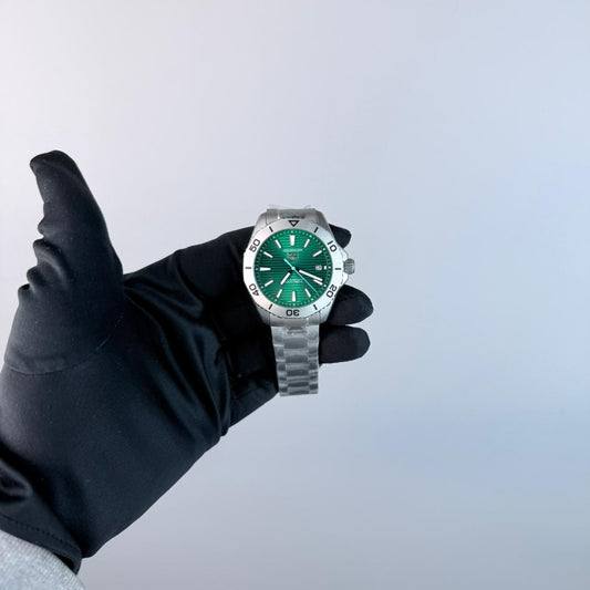 AAA+ Aquaracer Professional 200 Solargraph, 40mm Green Dial-Stainless Steel Bracelet (Matt Silver Bezel)
