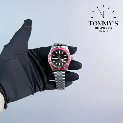 AAA+ Black Bay 41mm Black Dial-Stainless Steel Bracelet (Burgundy Bezel) Watches