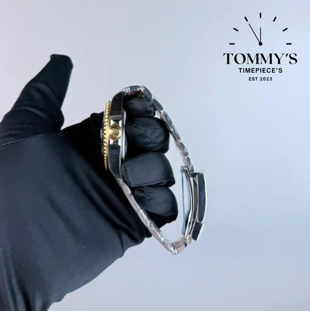 AAA+ Sea-Dweller (126603) 43mm Black Dial-Oyster Bracelet (Black Bezel)