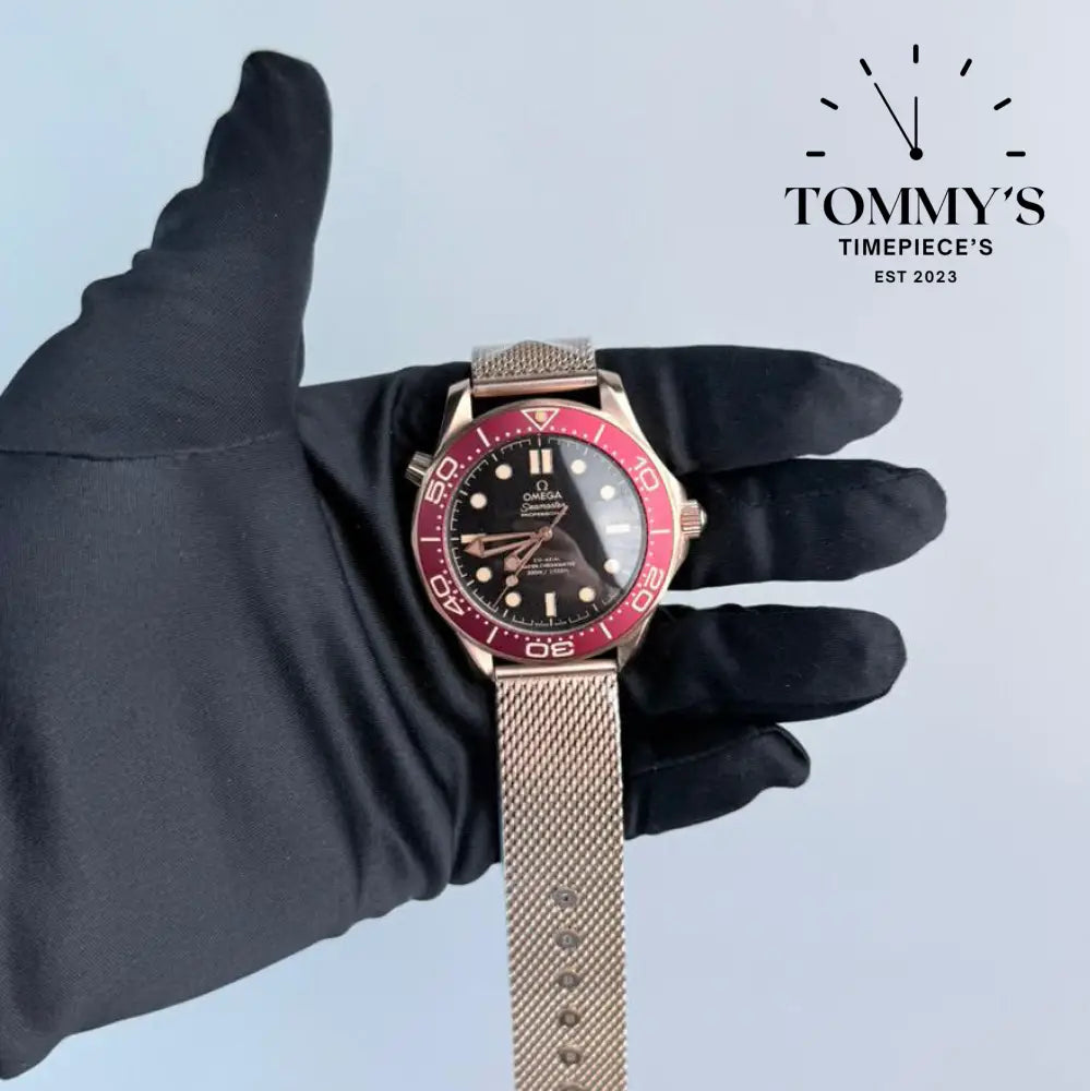 AAA+ Seamaster Diver 300M 42mm Black Dial-Mesh Bracelet (Red Bezel)