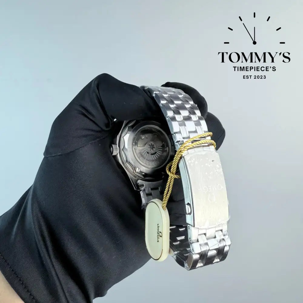 AAA+ Seamaster Diver 300M James Bond Limited Edition 42mm Black Dial-Steel Bracelet (Black Bezel)