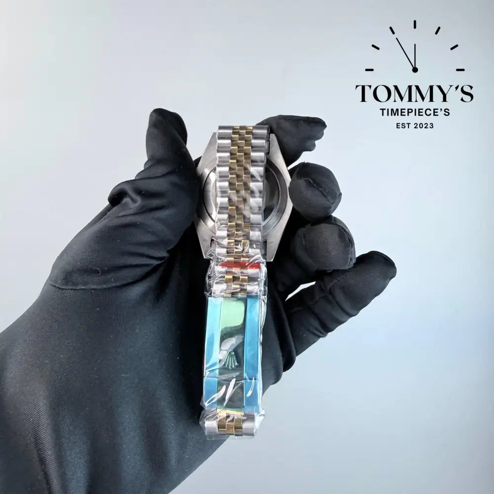 AAA+ Skydweller (336933) 42mm White Dial- Jubilee Bracelet (Fluted Bezel)