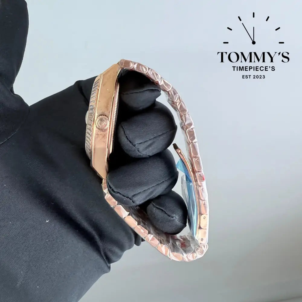 AAA+ Land Dweller White Dial With Fluted Bezel