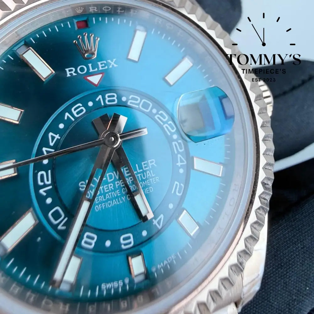 NOOB Superclone Sky-Dweller (336935) 42mm Blue-Green Dial-Jubilee Bracelet (Fluted Bezel) Watches