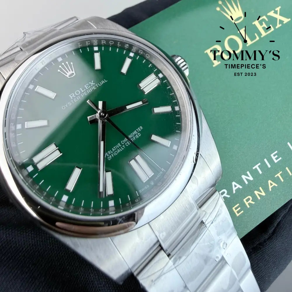 Superclone Oyster Perpetual (124300) 41mm Green Dial-Oyster Bracelet (Smooth Silver Bezel) Watches