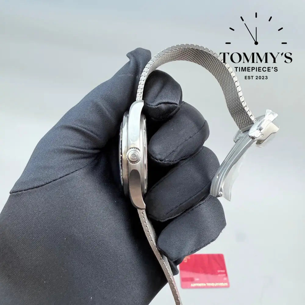 Superclone 007 Seamaster Diver 300M With An Extra Strap